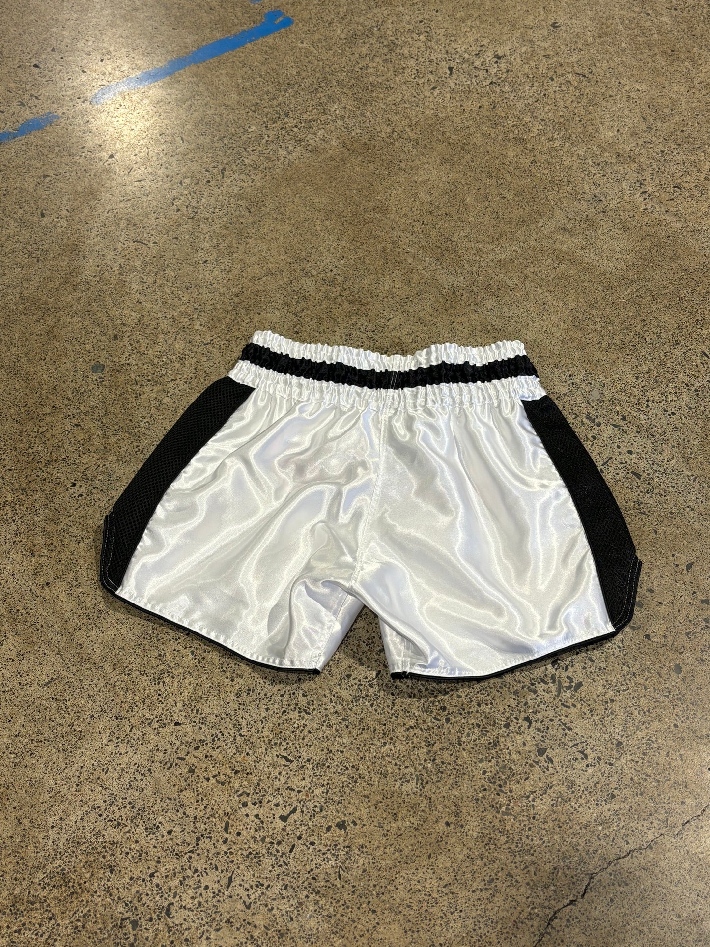 MMT White Muay Thai Short - Mistermuaythai